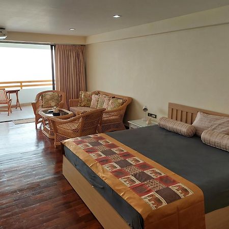 Sunshine Beach Condotel Praia de Jomtien Exterior foto